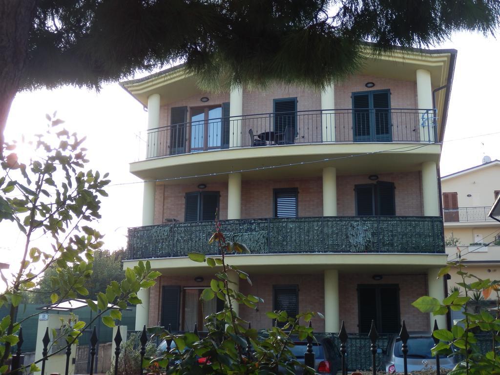 Casavacanze Azzurro Mare Porto SantʼElpidio 外观 照片